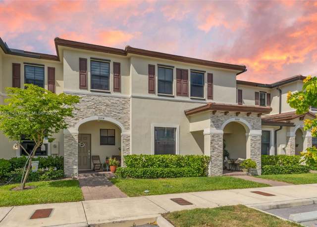 Property at 10104 SW 228th Ter, Miami, FL 33190, 3 beds, 2.5 baths