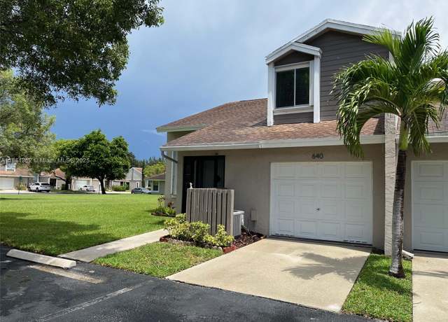 Property at 640 Woodgate Ln Unit A, Sunrise, FL 33326, 3 beds, 2.5 baths