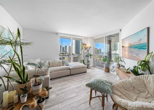 Property at 275 NE 18th St #1208, Miami, FL 33132, 3 beds, 2 baths