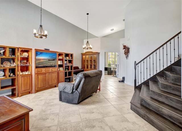 Property at 15852 SW 14th St, Pembroke Pines, FL 33027, 4 beds, 3 baths