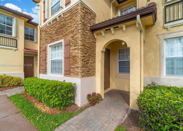 Property at 1720 NE 33rd Ave Unit 104-5, Homestead, FL 33033, 3 beds, 2.5 baths