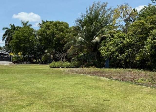 Property at 20051 SW 326 St, Homestead, FL 33030