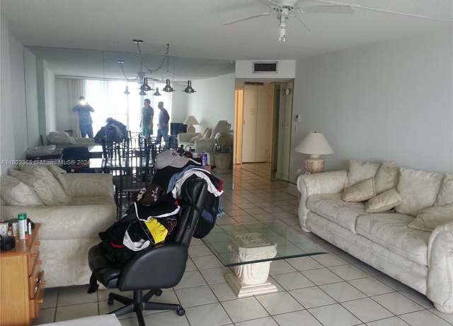 Property at 2780 NE 183rd St #1903, Aventura, FL 33160, 1 bed, 1.5 baths