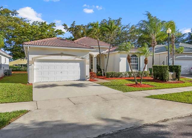 Property at 2430 SE 5th Ct, Homestead, FL 33033, 4 beds, 3 baths