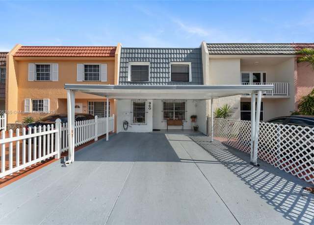 Property at 960 W 79th Pl, Hialeah, FL 33014, 3 beds, 2.5 baths