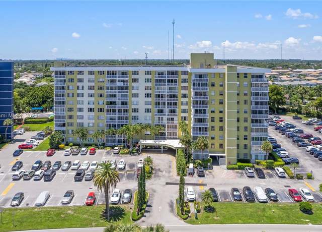 Property at 4400 Hillcrest Dr Unit 314B, Hollywood, FL 33021, 2 beds, 2 baths