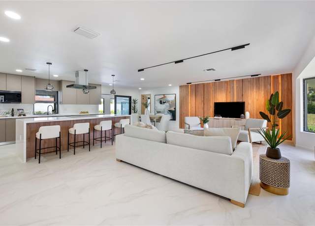 Property at 2415 NE 35th Dr, Fort Lauderdale, FL 33308, 3 beds, 3 baths