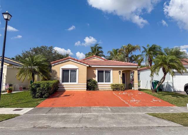Property at 17482 SW 143rd Pl, Miami, FL 33177, 3 beds, 2 baths