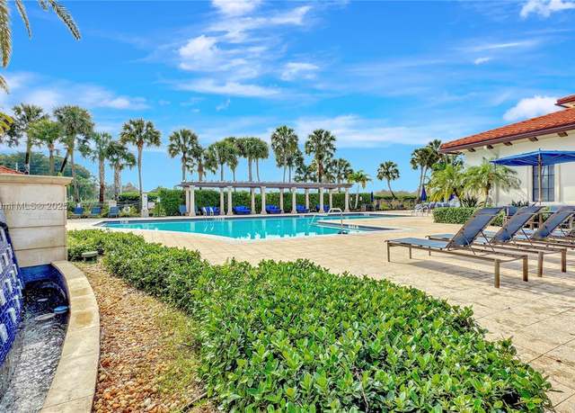 Property at 1601 SW 113th Ave, Pembroke Pines, FL 33025, 3 beds, 2.5 baths