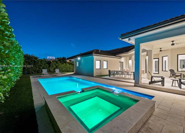 Property at 525 SW 87th Ave, Miami, FL 33174, 5 beds, 4.5 baths