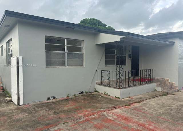 Property at 181 W 30th St, Hialeah, FL 33012, 6 beds, 4 baths