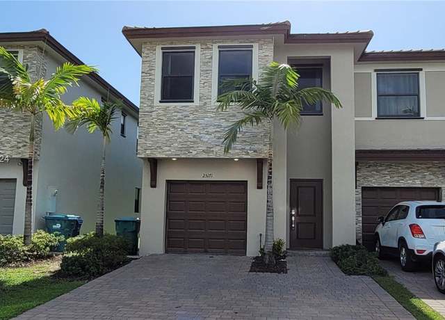 Property at 25171 SW 109th Ave, Homestead, FL 33032, 4 beds, 3.5 baths