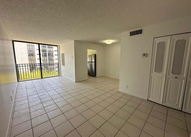 Property at 16919 N Bay Rd #617, Sunny Isles Beach, FL 33160, 1 bed, 1 bath