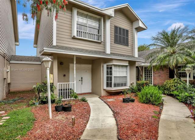 Property at 12131 NW 36th Pl, Sunrise, FL 33323, 2 beds, 2.5 baths