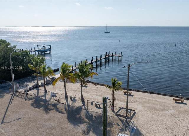 Property at 40 Orange Dr, Key Largo, FL 33037, 2 beds, 2 baths