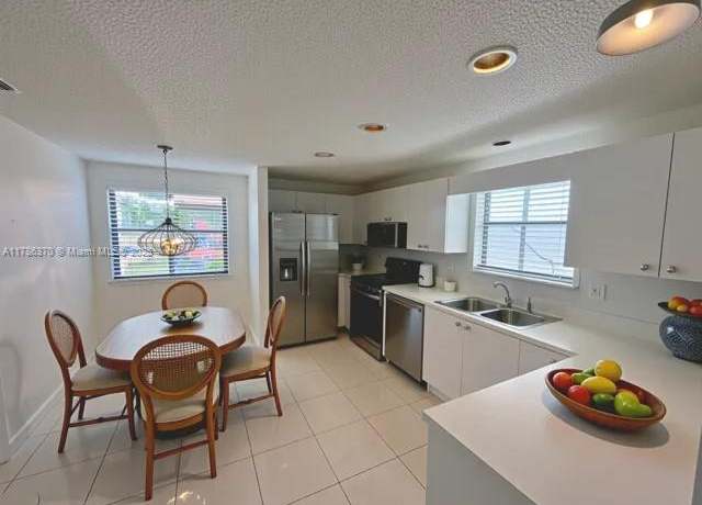 Property at 6081 SE Landing Way #8, Stuart, FL 34997, 3 beds, 2 baths