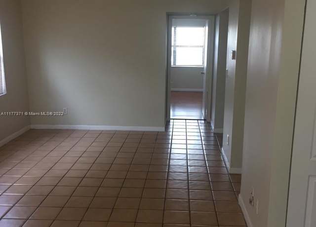 Property at 3410 Foxcroft Rd #116, Miramar, FL 33025, 1 bed, 1.5 baths