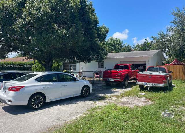 Property at 6831 Massachusetts Dr, Lake Worth, FL 33462, 2 beds, 1 bath