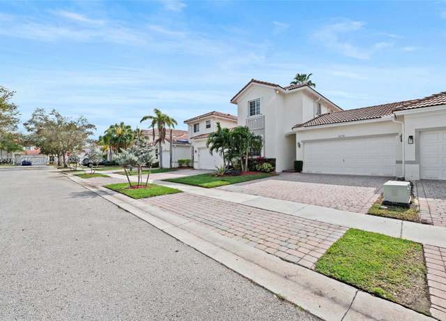 Property at 18746 SW 27th Ct, Miramar, FL 33029, 3 beds, 3 baths