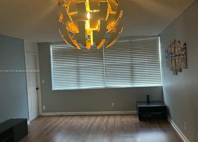 Property at 2751 Taft St #302, Hollywood, FL 33020, 1 bed, 1 bath