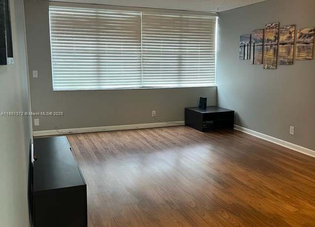 Property at 2751 Taft St #302, Hollywood, FL 33020, 1 bed, 1 bath