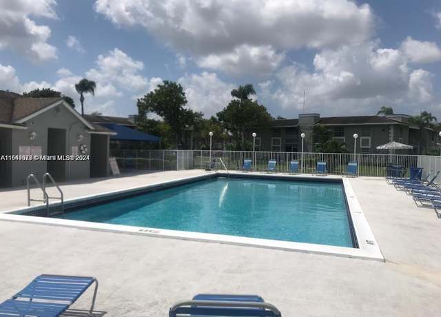 Property at 430 NE 210th Cir Ter Unit 203-3, Miami, FL 33179, 2 beds, 2 baths