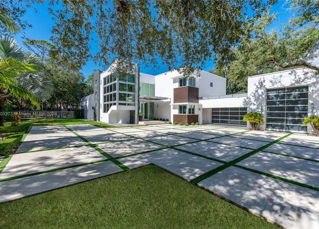 Property at 6301 SW 114th St, Pinecrest, FL 33156, 7 beds, 9.5 baths