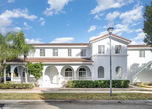 Property at 27025 SW 142nd Ave, Homestead, FL 33032, 3 beds, 2.5 baths