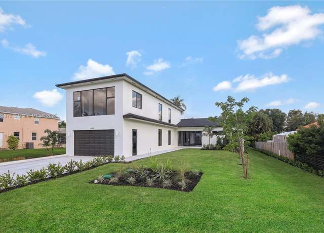 Property at 12061 NW 26th St, Plantation, FL 33323, 4 beds, 4.5 baths