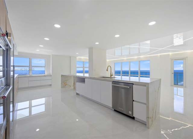 Property at 3410 Galt Ocean Dr Ph 2N, Fort Lauderdale, FL 33308, 2 beds, 3.5 baths