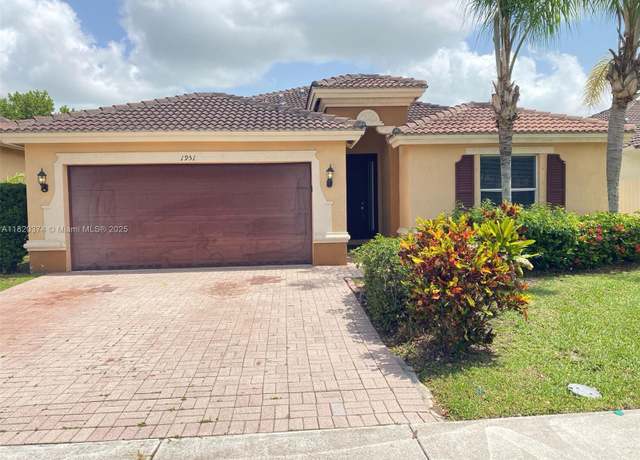 Property at 1951 NE 3rd Ct, Homestead, FL 33033, 4 beds, 3 baths