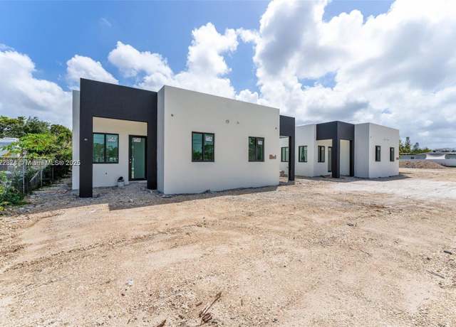 Property at 12330 SW 219th St, Miami, FL 33170, 3 beds, 2 baths