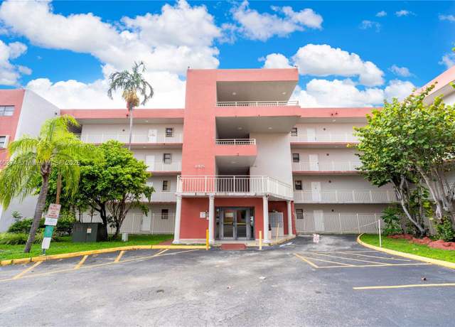 Property at 8425 NW 8th St #304, Miami, FL 33126, 2 beds, 2 baths