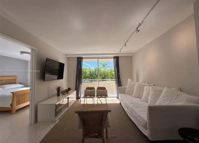 Property at 770 Claughton Island Dr #404, Miami, FL 33131, 2 beds, 2 baths