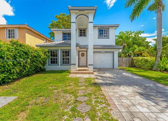 Property at 16101 SW 104th Ter, Miami, FL 33196, 4 beds, 2.5 baths