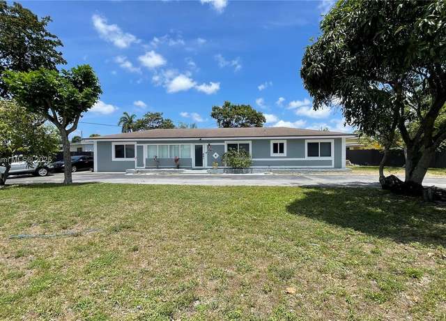 Property at 499 W Melrose Cir, Fort Lauderdale, FL 33312, 5 beds, 3 baths
