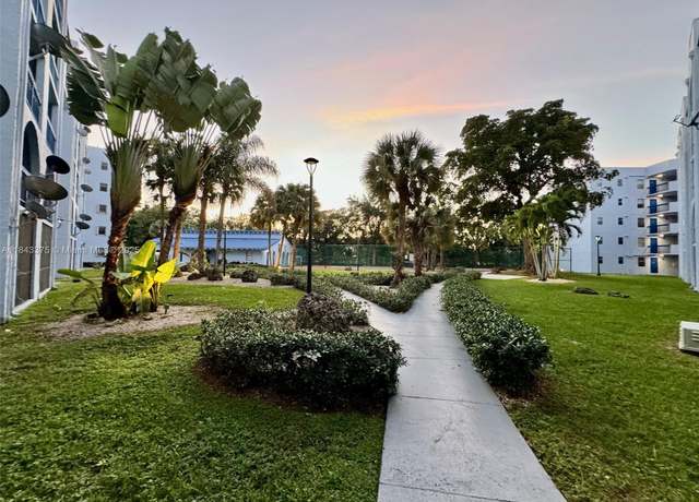 Property at 9460 E Fontainebleau Blvd #122, Miami, FL 33172, 1 bed, 1 bath