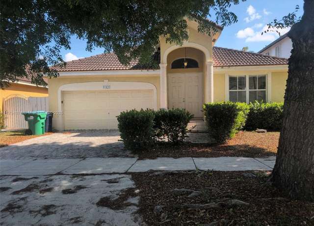 Property at 16426 SW 81st Ter, Miami, FL 33193, 3 beds, 2 baths
