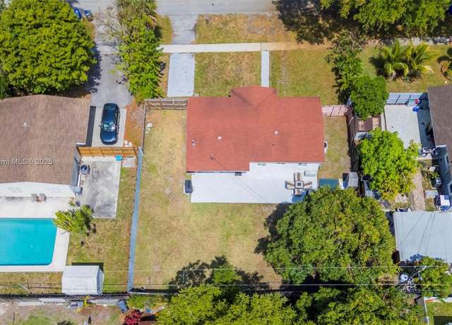 Property at 330 N 70th Ave, Hollywood, FL 33024, 3 beds, 2 baths
