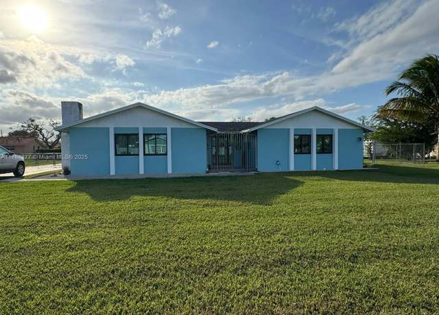 Property at 32224 SW 200th Ct, Homestead, FL 33030, 3 beds, 2 baths