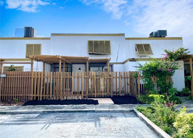 Property at 1725 SW 131st Place Cir S, Miami, FL 33175, 3 beds, 2.5 baths