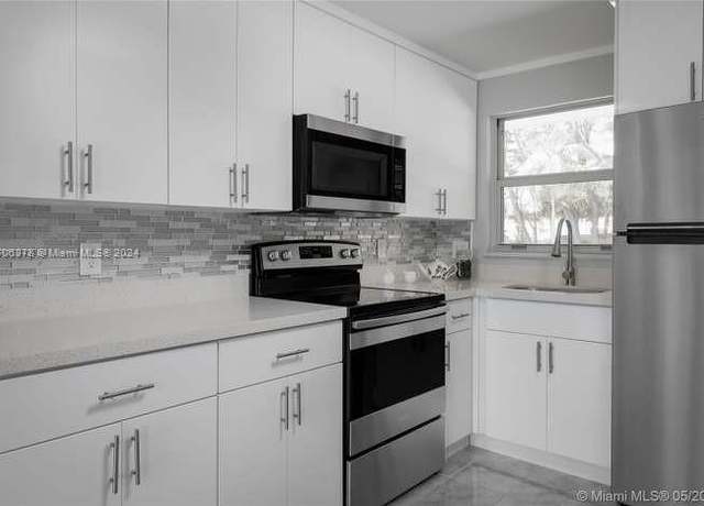 Property at 2700 W Sunrise Lakes Dr #103, Sunrise, FL 33322, 2 beds, 2 baths