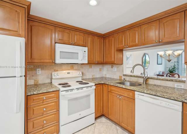 Property at 900 Colony Point Cir #408, Pembroke Pines, FL 33026, 2 beds, 2 baths