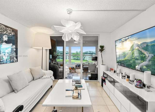 Property at 9440 Poinciana Pl #405, Davie, FL 33324, 1 bed, 1.5 baths
