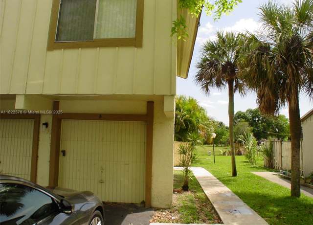 Property at 5834 NW 21st St Unit 41-B, Lauderhill, FL 33313, 2 beds, 1.5 baths