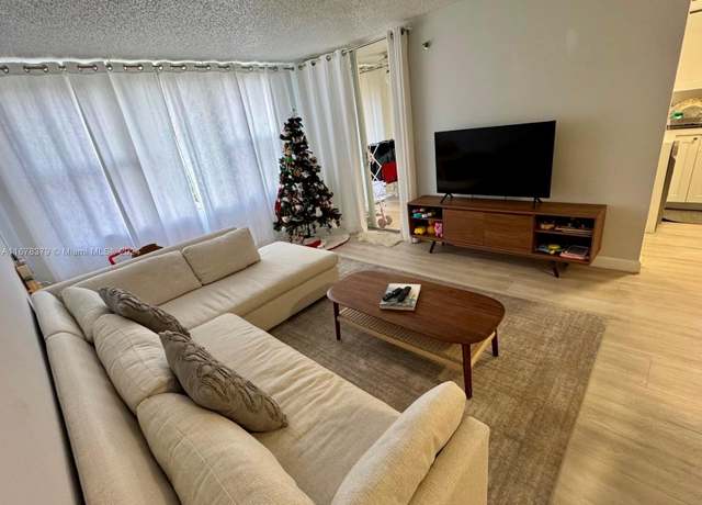 Property at 17890 W Dixie Hwy #212, North Miami Beach, FL 33160, 2 beds, 2 baths