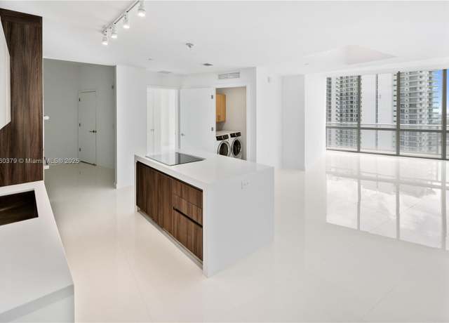 Property at 851 NE 1st Ave #4203, Miami, FL 33132, 2 beds, 3 baths