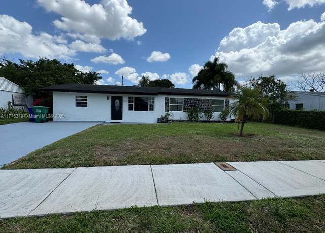 Property at 4529 SW 24th St, Fort Lauderdale, FL 33317, 3 beds, 2 baths