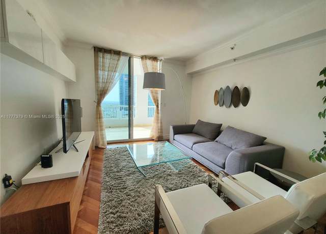 Property at 170 SE 14th St #2705, Miami, FL 33131, 2 beds, 2 baths