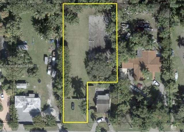 Property at 355 NE 156th St, Miami, FL 33162